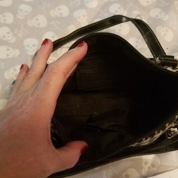 Purse - Picture 2 of 3